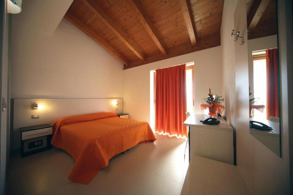 Hotel Incontro Peschici Camera foto